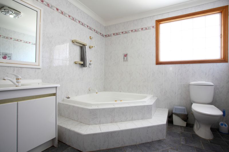 Top Bathtub Installation Companies in Smithville, MO